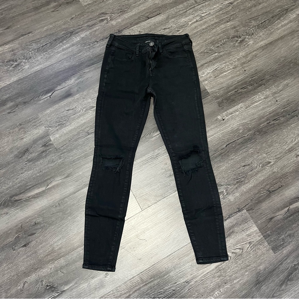 American Eagle Black Distressed Jegging Size 4